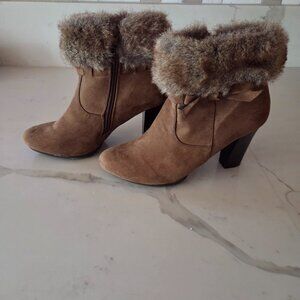 Dana Buchman Suede Ankle Boots Faux Fur 4" High Heels Wood Tone Womens 7M Bootie